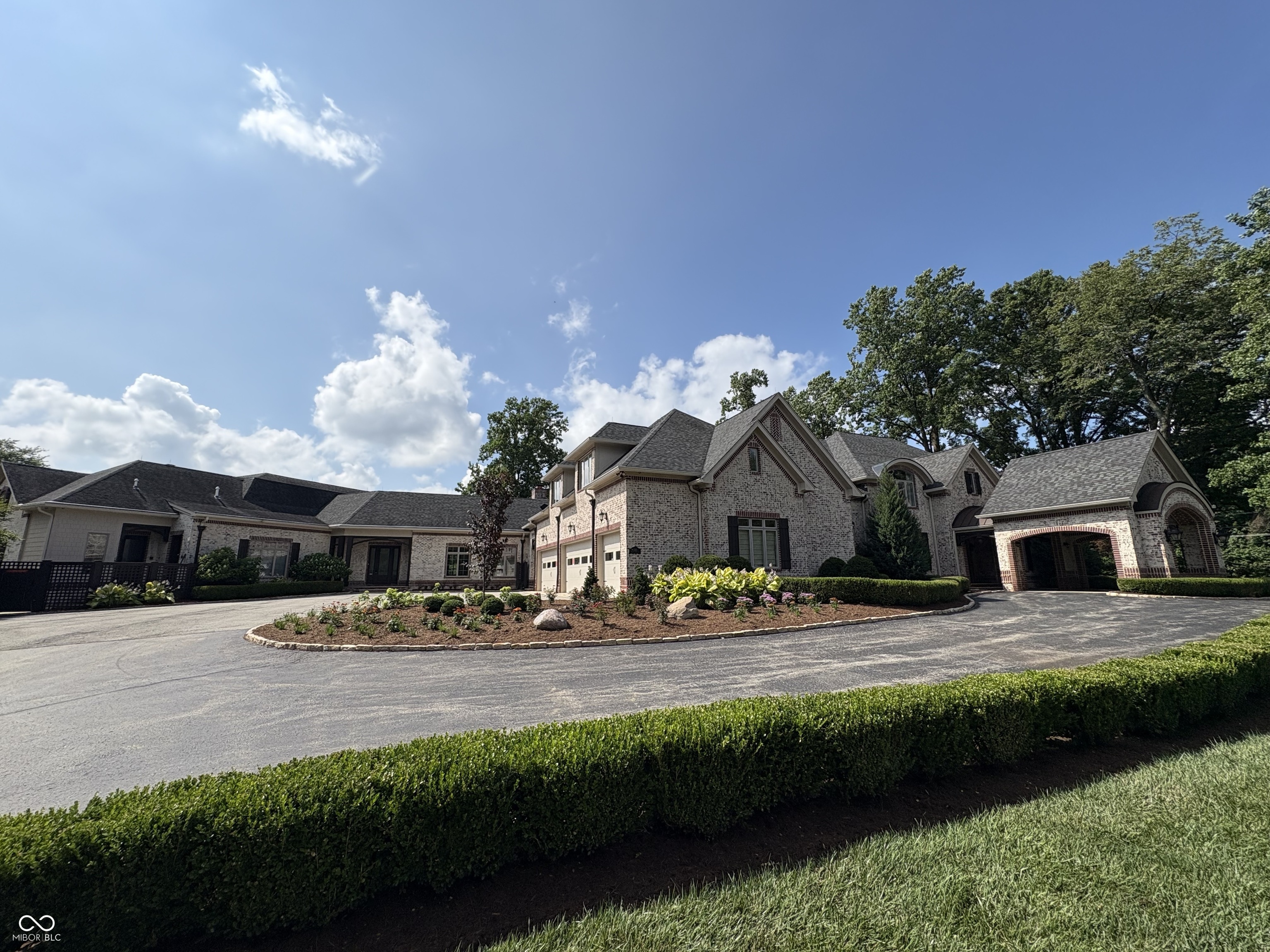 520 Willow Spring Road Indianapolis, IN 46240 - Photo 5 of 76