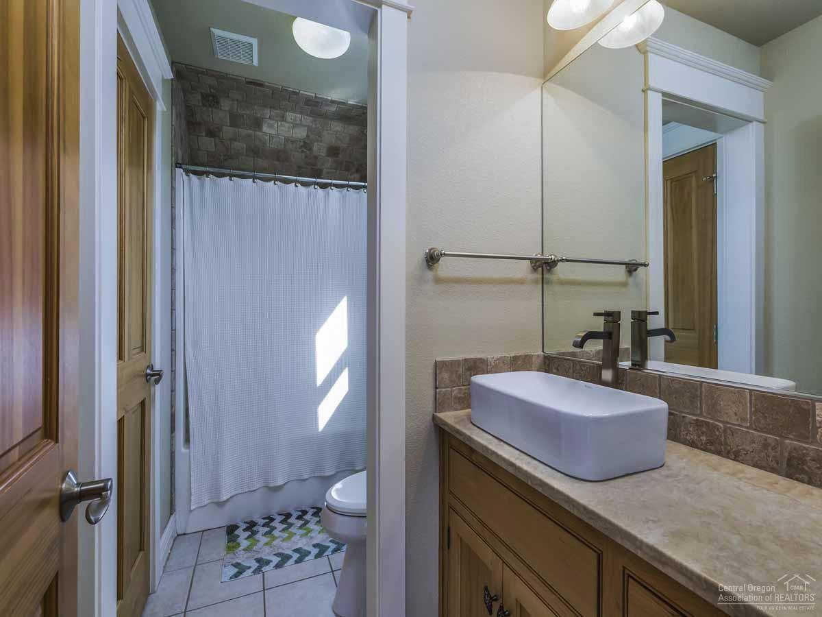 64415 Hunnell Road Bend, OR 97703 - Photo 12 of 25 Additional Photo