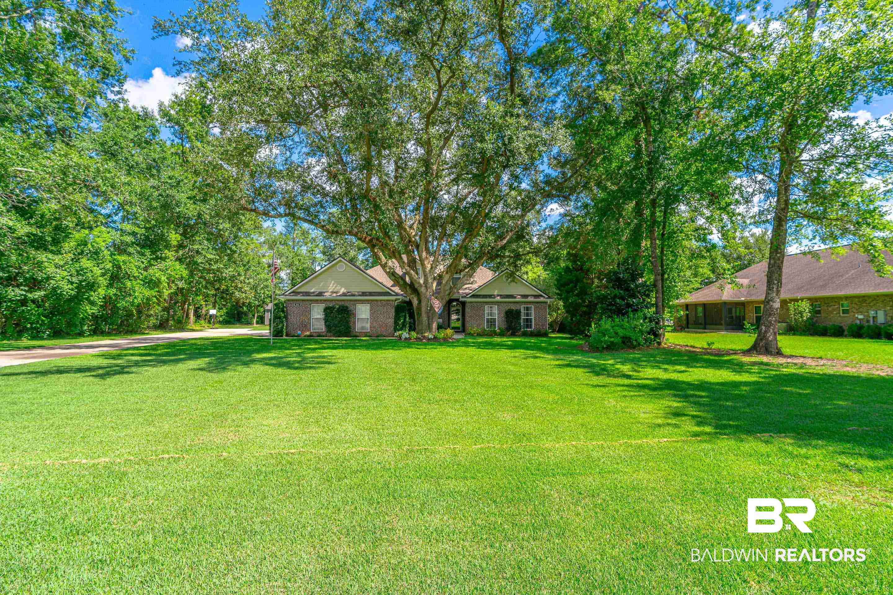 302 Bristol Way Foley, AL 36535 - Photo 2 of 51 View of yard