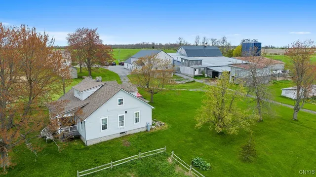 $1,200,000 | 2066 Deerlick Road, Cape Vincent, NY 13618