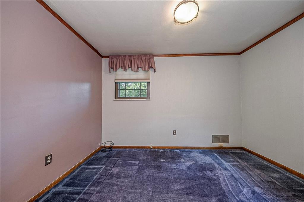 308 East Elmhurst Road Pittsburgh, PA 15220 - Photo 21 of 34 Third bedroom