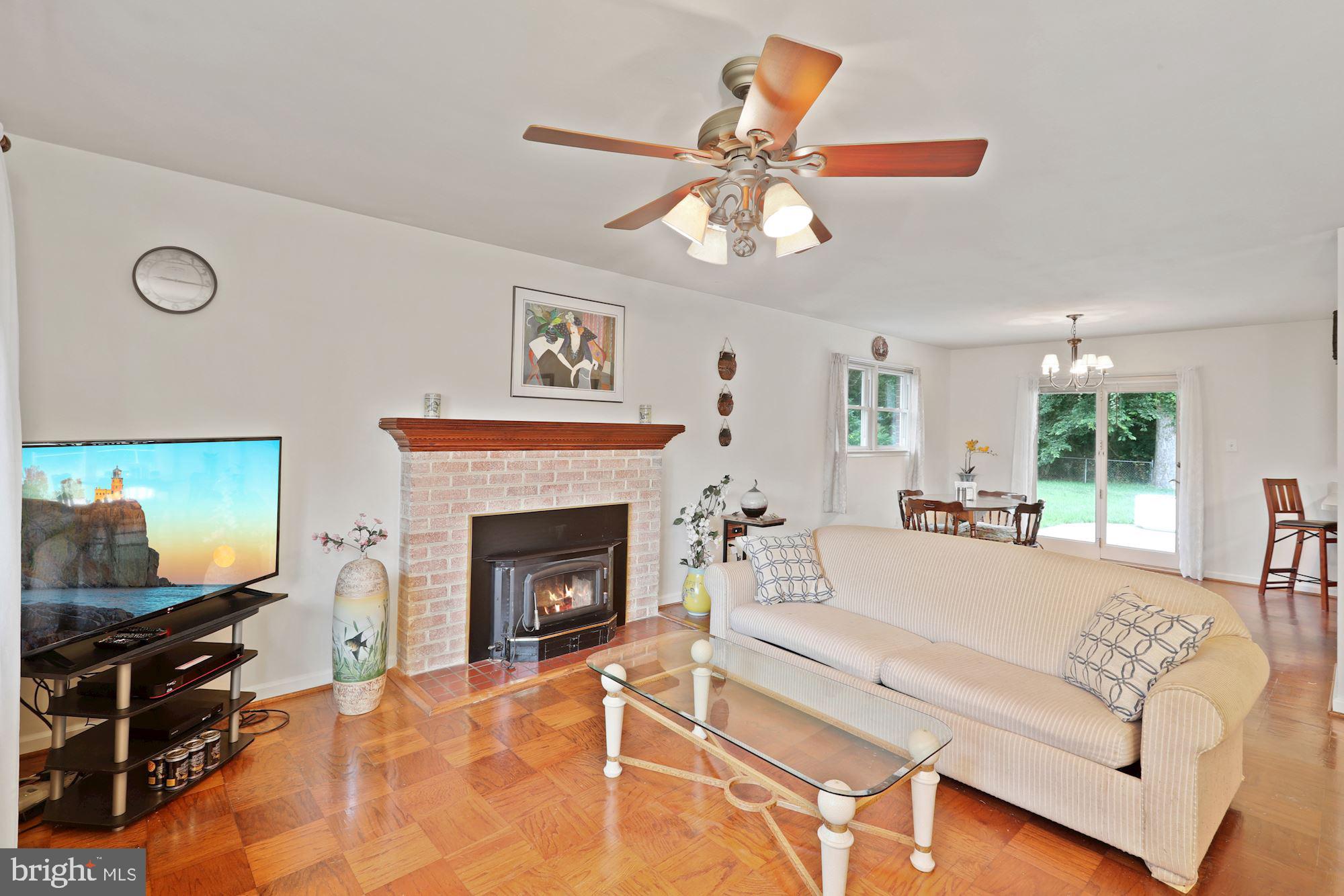 7512 Jervis Street Springfield, VA 22151 - Photo 3 of 22 Gallery Image 3