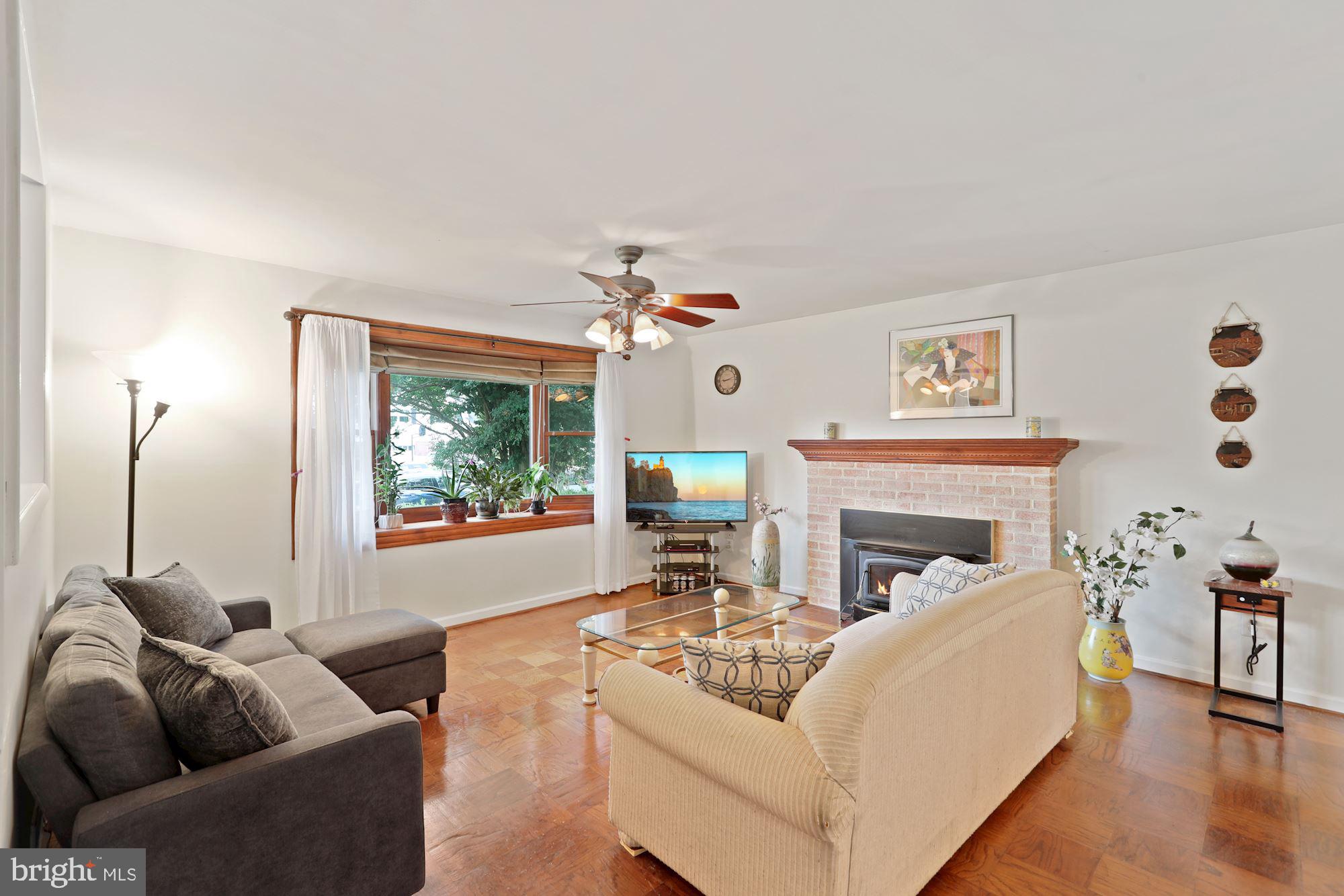 7512 Jervis Street Springfield, VA 22151 - Photo 4 of 22 Gallery Image 4