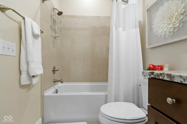 $925,000 | 15120 Mooring Circle East, Carmel, IN 46033