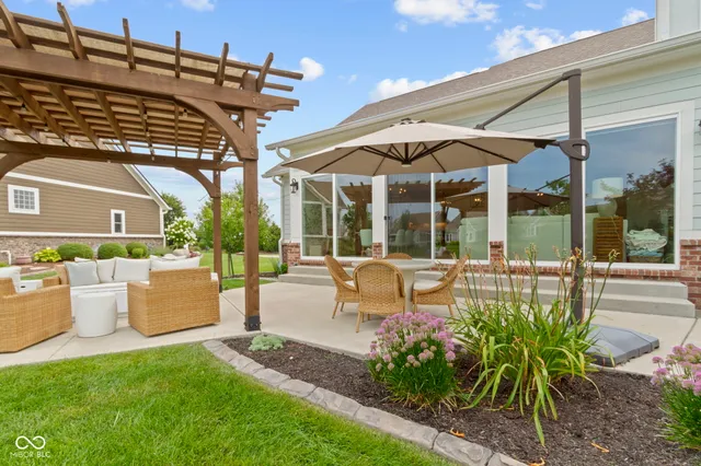 $925,000 | 15120 Mooring Circle East, Carmel, IN 46033