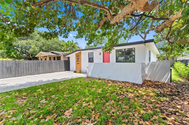 $2,800 | 1745 Northwest 151st Street, Miami Gardens, FL 33054