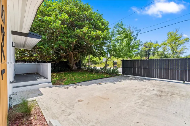 $2,800 | 1745 Northwest 151st Street, Miami Gardens, FL 33054