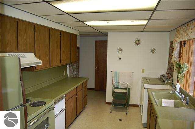 13374 Indian Road Kewadin, MI 49648 - Photo 14 of 21 1726449-13.JPG