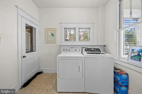 $375,000 | 239 Woodland Avenue, Blackwood, NJ 08012