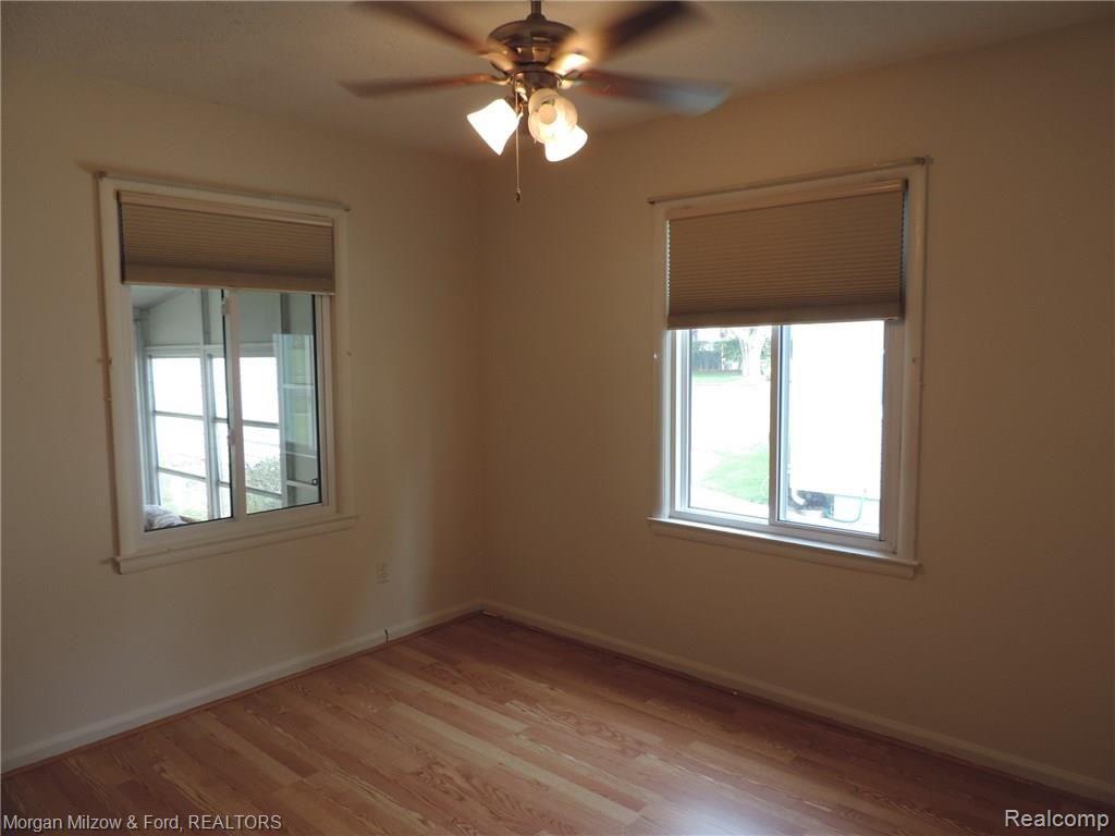 48 Exmoor Road Waterford, MI 48328 - Photo 8 of 18 DSCN4136.JPG