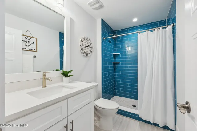 $1,350,000 | 729 Waterstone Drive, Wilmington, NC 28411