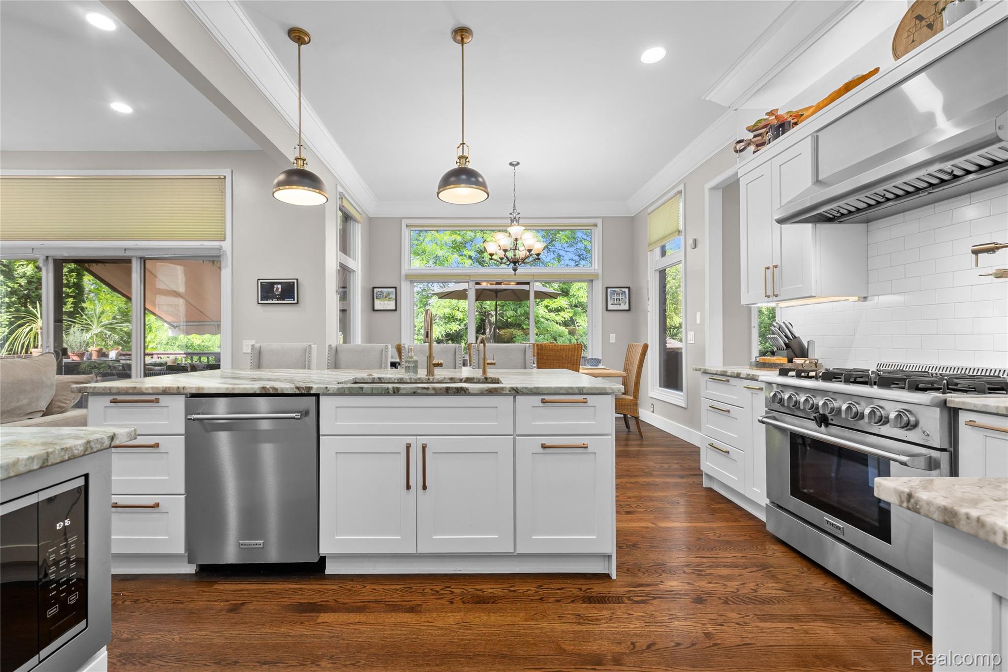1781 Apple Ridge Court Rochester, MI 48306 - Photo 21 of 79 21 - Kitchen.jpg