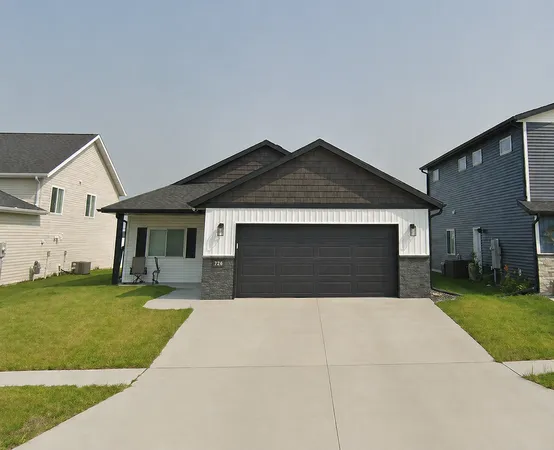 $429,900 | 728 1st Avenue North, Horace, ND 58047