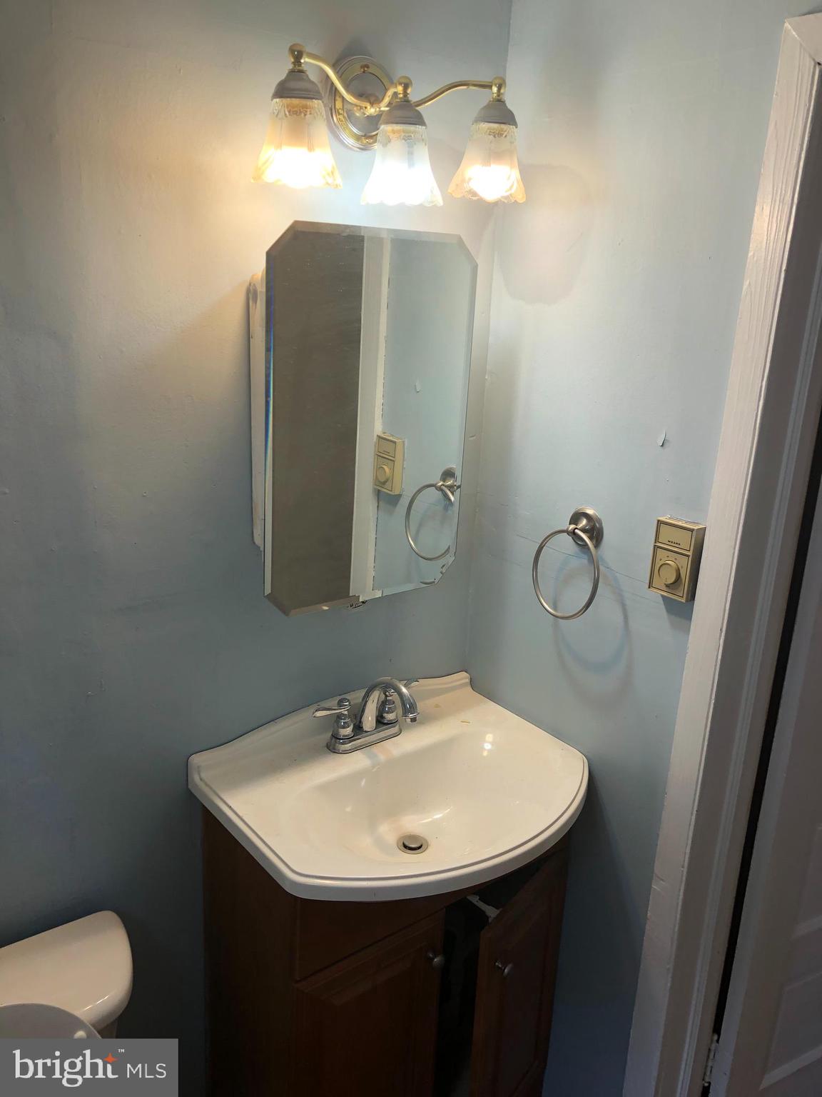22 George Street Hanover, PA 17331 - Photo 8 of 21 2nd Floor Unit 2
