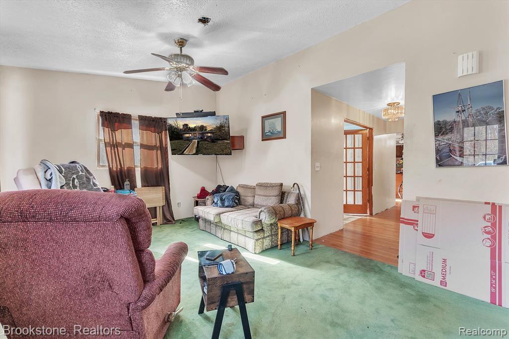 26410 Haggerty Road New Boston, MI 48164 - Photo 8 of 42