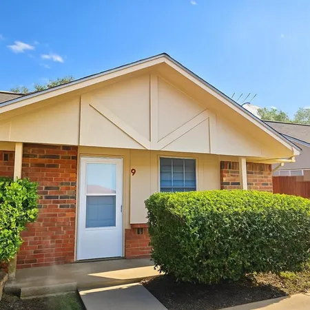 $325,000 | 200 Bonnie Bell Lane, Springtown, TX 76082