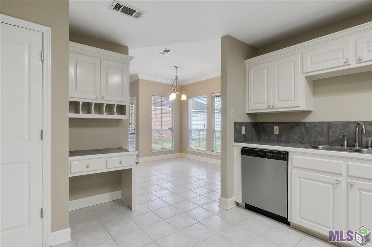 10258 Springwind Court Baton Rouge, LA 70810 - Photo 9 of 20