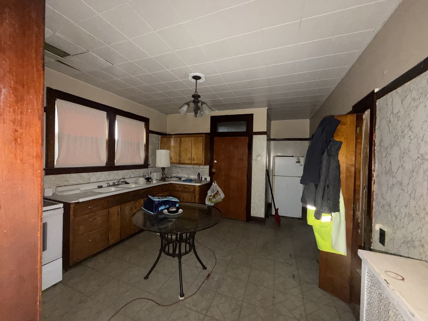 8236 South May Street Chicago, IL 60620 - Photo 7 of 8