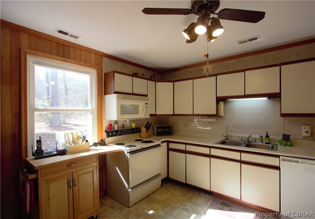 2436 Starvation Road Gloucester, VA 23061 - Photo 11 of 37 Gallery Image 11
