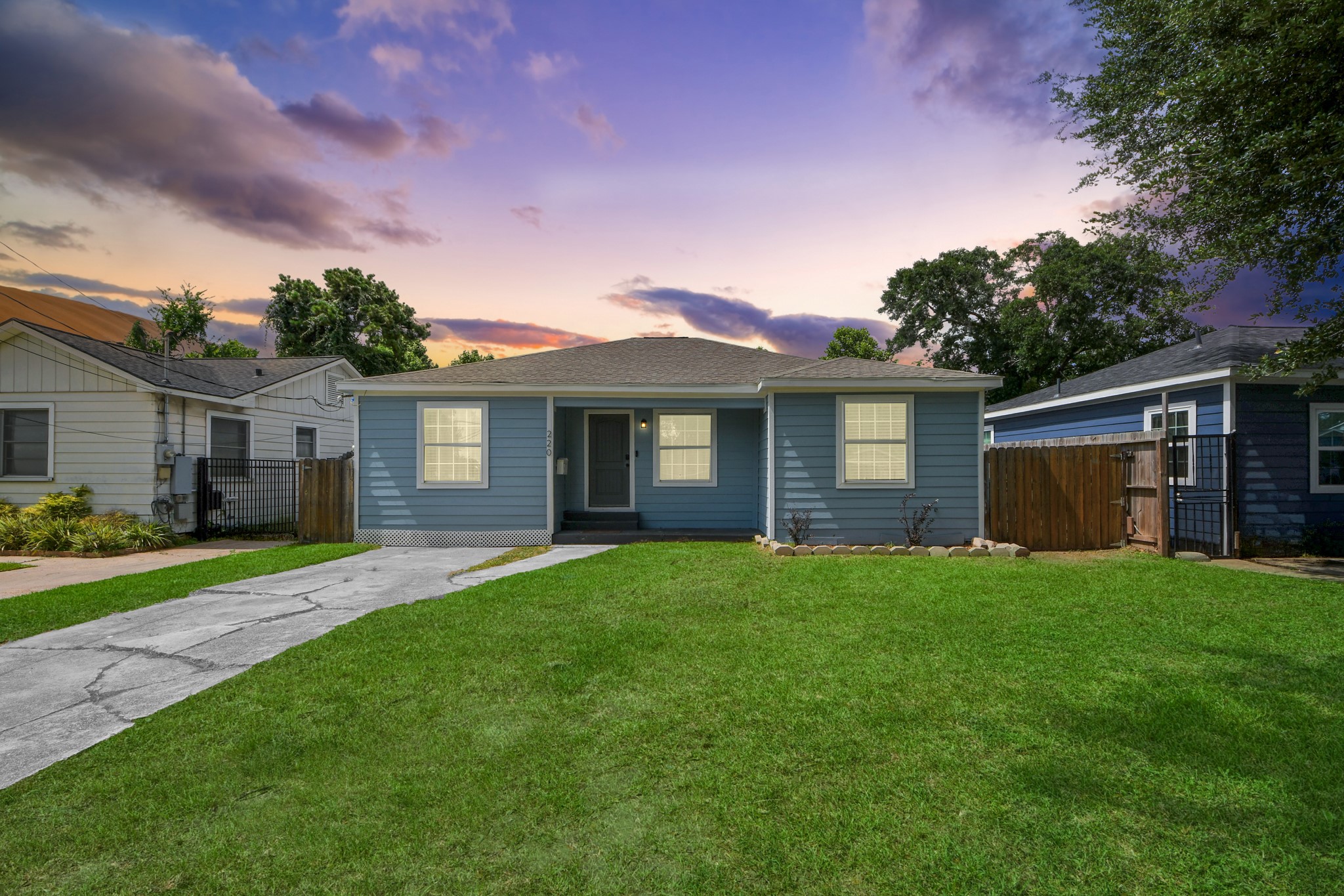 220 Styers Street Houston, TX 77022 - Photo 2 of 38