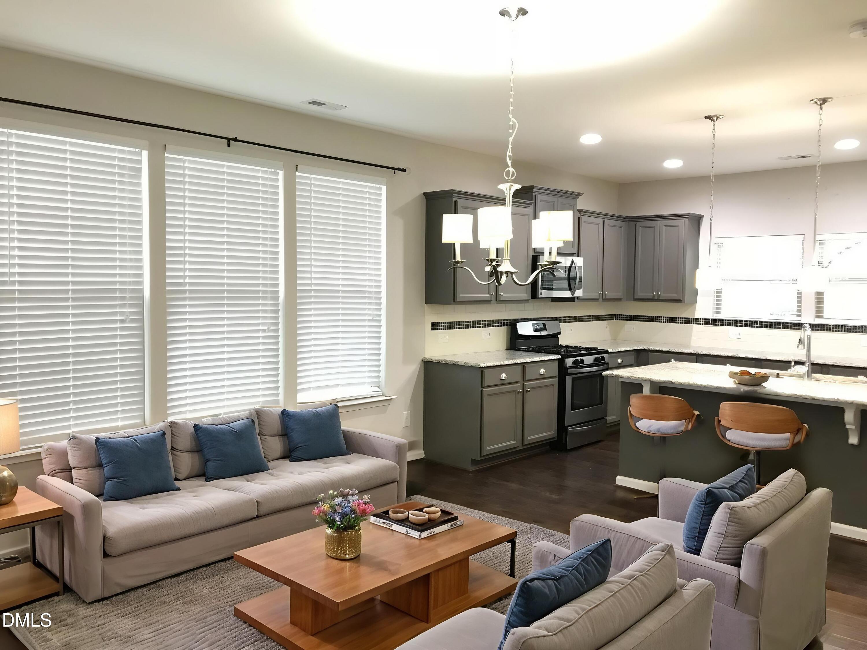 1014 Midtowne Way Durham, NC 27713 - Photo 2 of 21 841C058D-059E-4774-ACE5-557C9C7B3E39 - L
