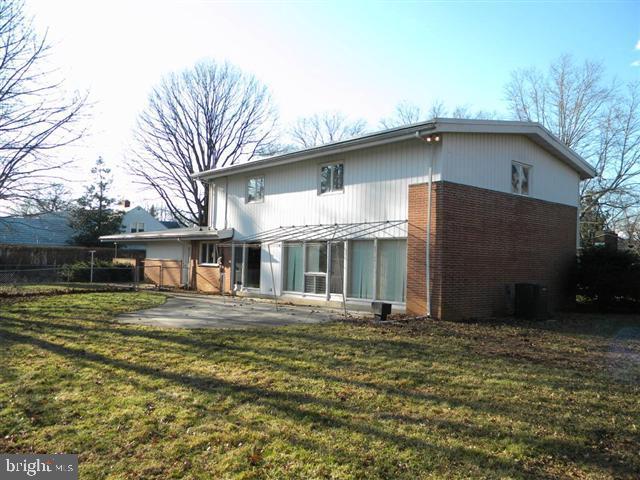 1624 Rita Lane Lebanon, PA 17042 - Photo 4 of 15 Gallery Image 4