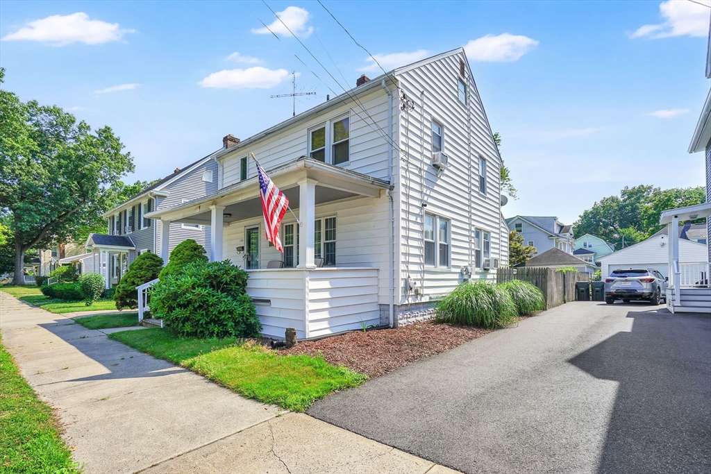 122 Shawmut Street Springfield, MA 01108 - Photo 3 of 42