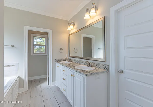 $305,000 | 214 Buttonwood Lane, Canton, MS 39046