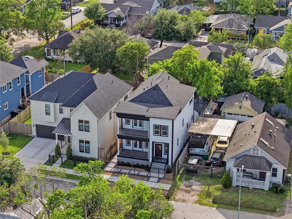 $889,000 | 501 D Cordell Street, Houston, TX 77009