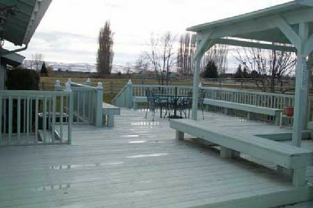 1504 Stein Road Yakima, WA 98908 - Photo 4 of 9 a view of outdoor space with seating area