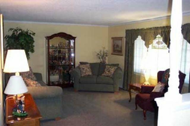 1504 Stein Road Yakima, WA 98908 - Photo 8 of 9 a living room with furniture and a window