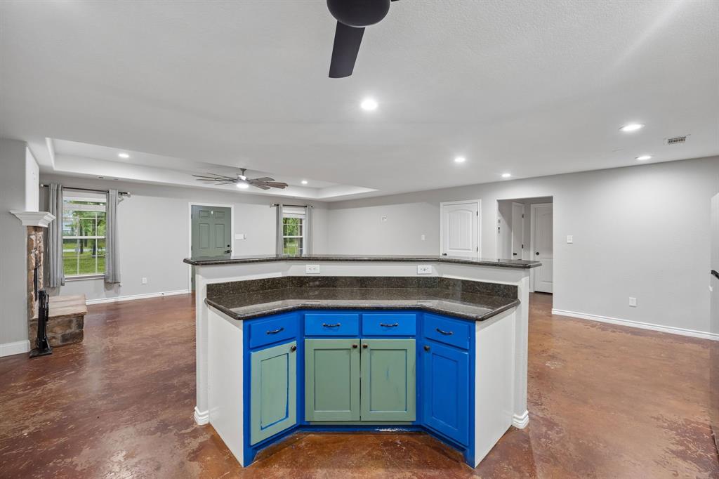 1382 Rogers Road Newark, TX 76071 - Photo 11 of 31 Gallery Image 11