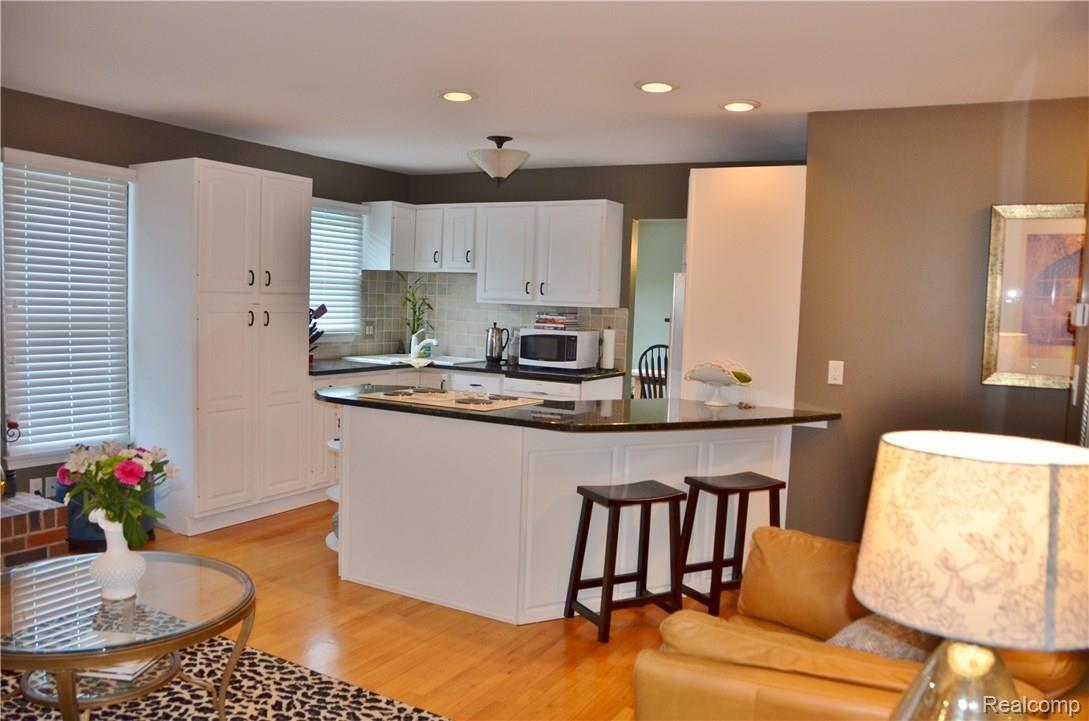 9259 Anderson Road Grosse Ile, MI 48138 - Photo 13 of 35 DSC_2682.JPG