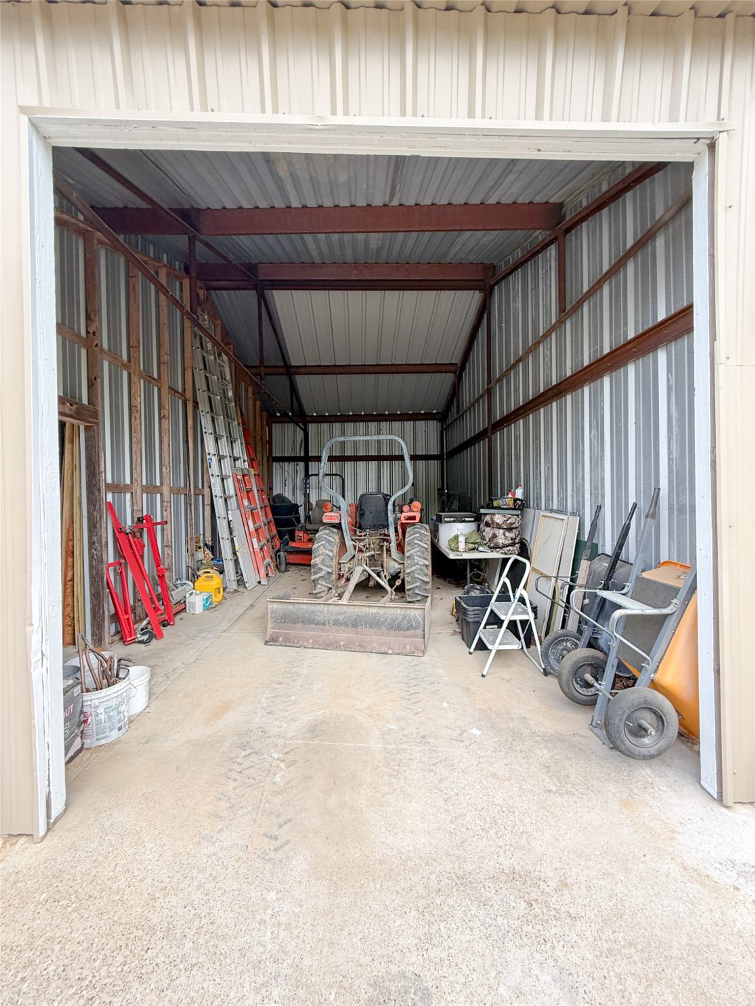 740 Bridget Avenue Buffalo, TX 75831 - Photo 50 of 50 a view of a room with gym equipment