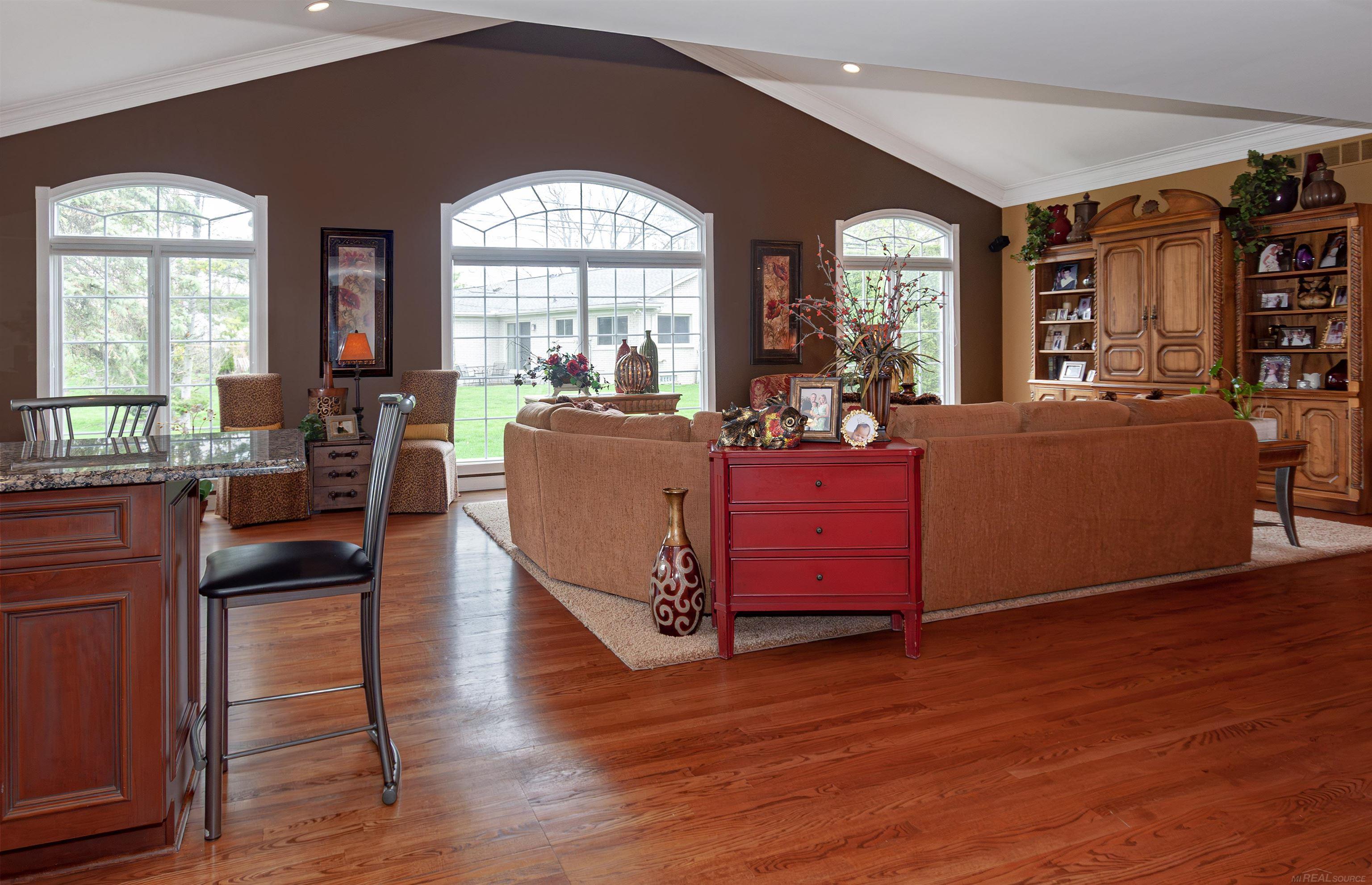 1010 Canterbury Road Grosse Pointe Woods, MI 48236 - Photo 23 of 65