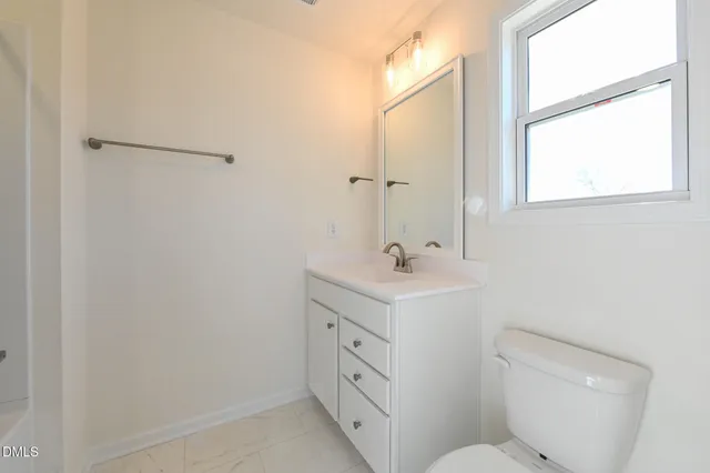 a view of ocean with city view