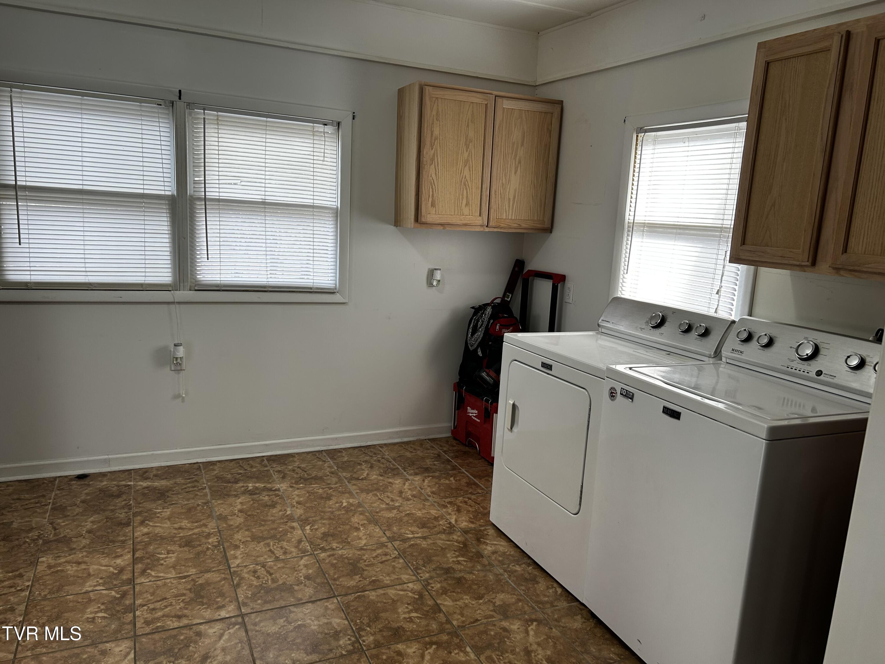 121 Garrison Hollow Road Elizabethton, TN 37643 - Photo 6 of 22 IMG_6292