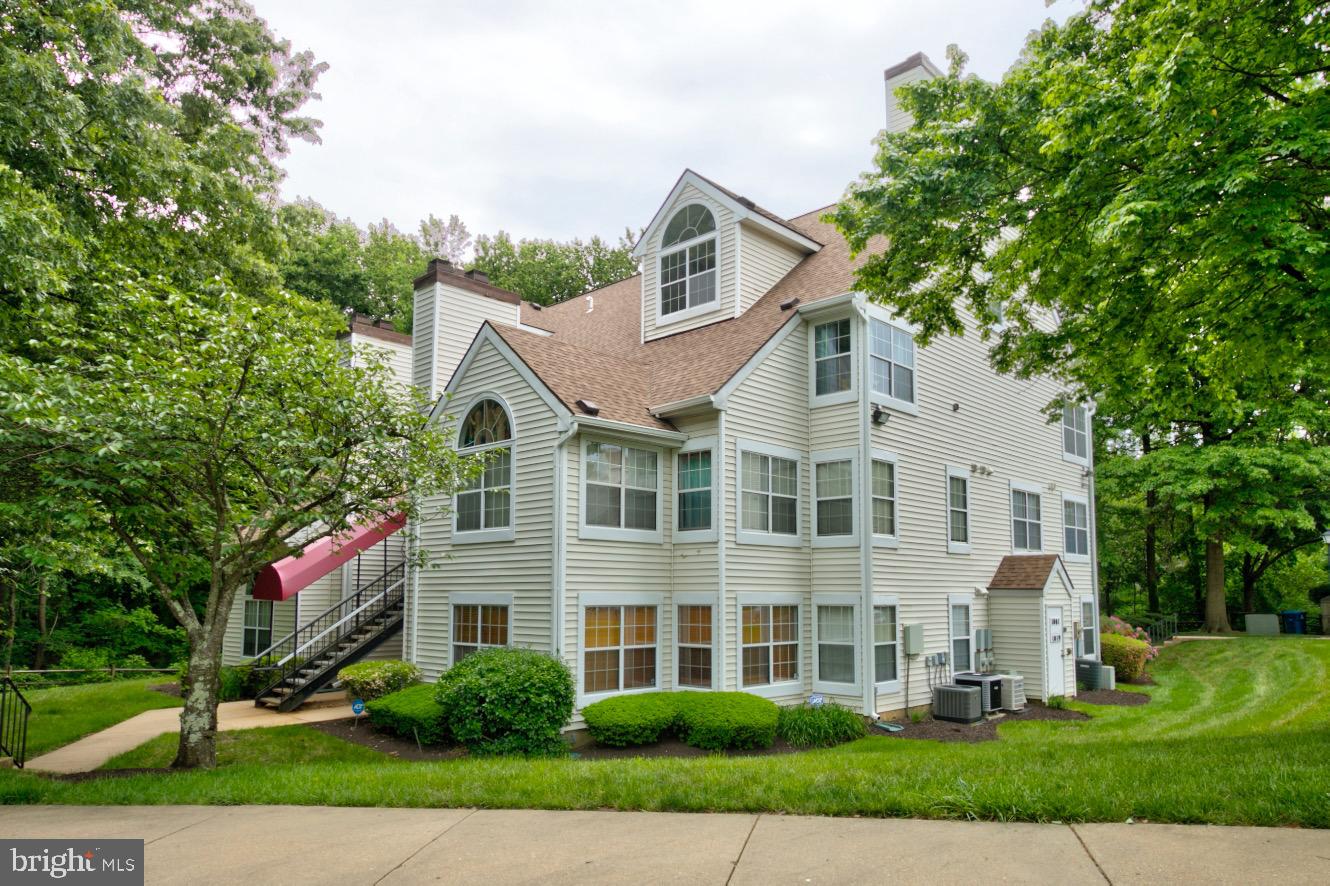 Lucious Loft Condo in Lake Arbor