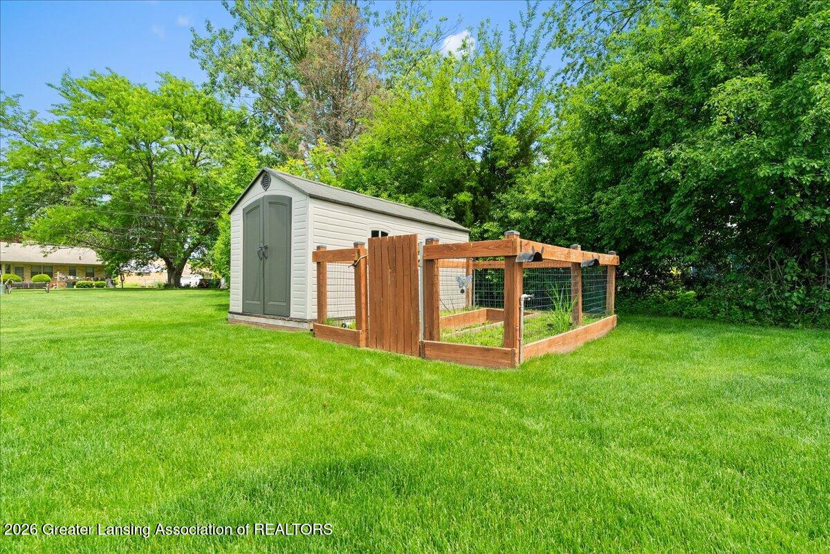 1727 Wellington Road Lansing, MI 48910 - Photo 41 of 46 35-Media Jett - 36