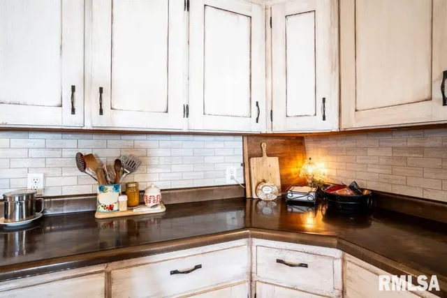 $210,000 | 516 South 8th Street, Herrin, IL 62948