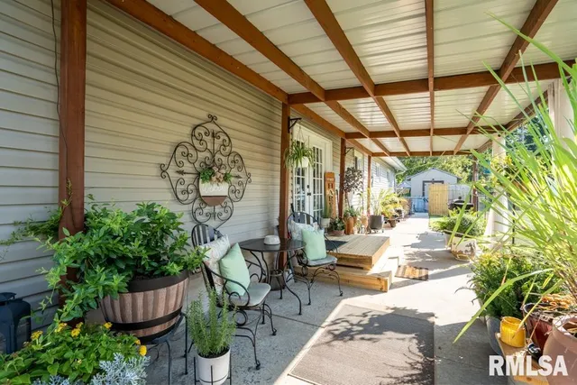 $210,000 | 516 South 8th Street, Herrin, IL 62948