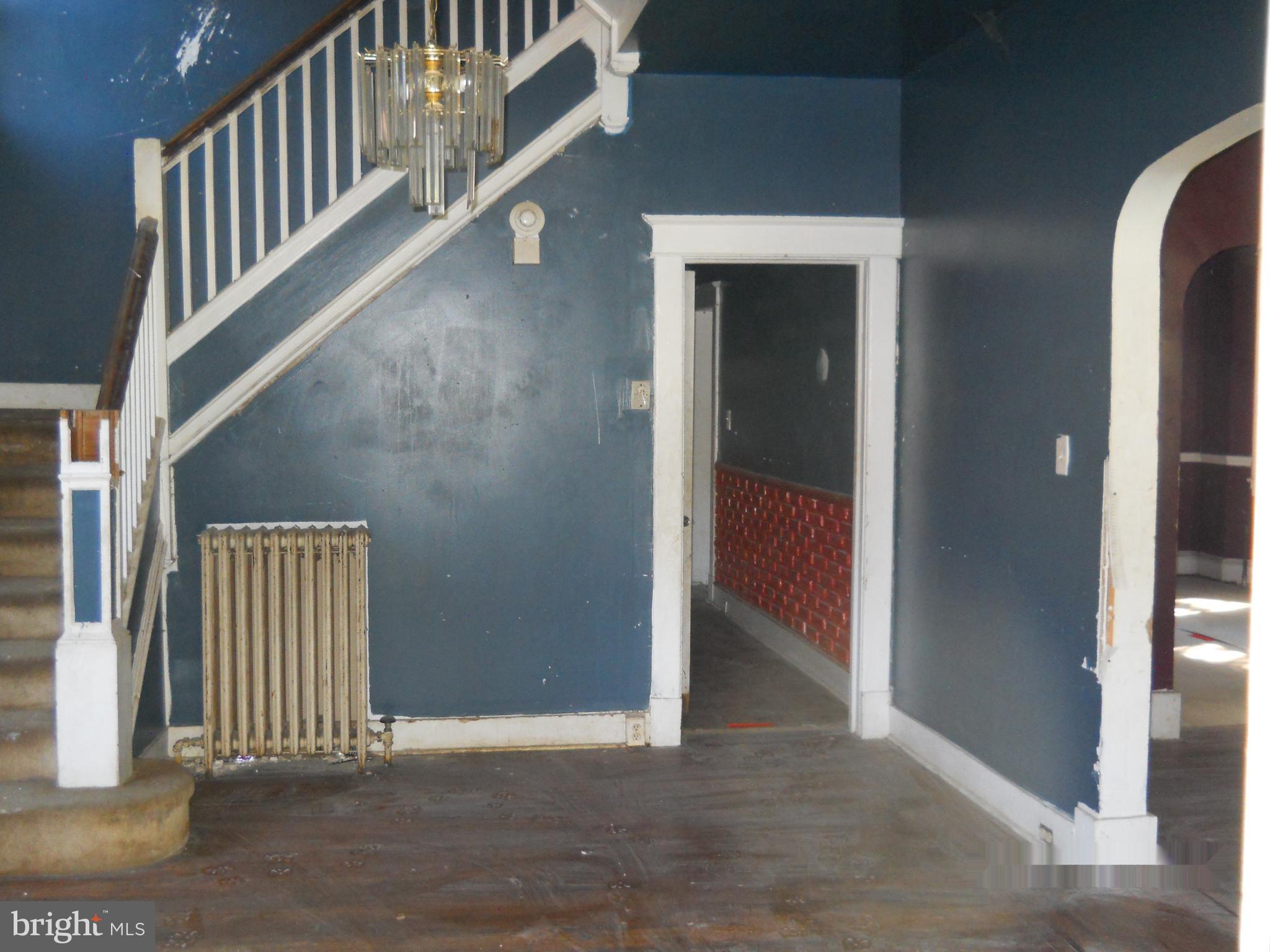 3709 Chatham Road Baltimore, MD 21215 - Photo 4 of 19 Front door view