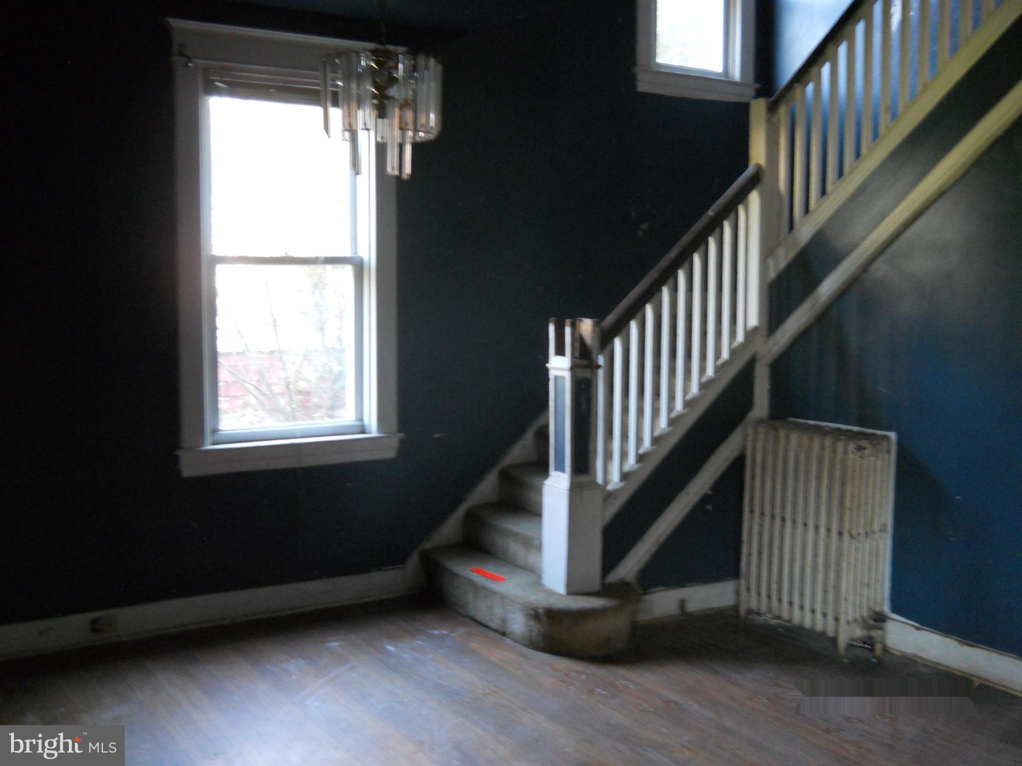 3709 Chatham Road Baltimore, MD 21215 - Photo 5 of 19 Foyer area