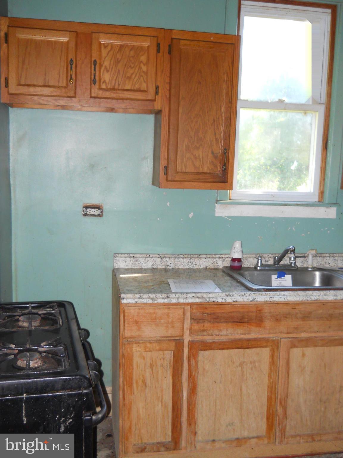 3709 Chatham Road Baltimore, MD 21215 - Photo 8 of 19 Kitchen