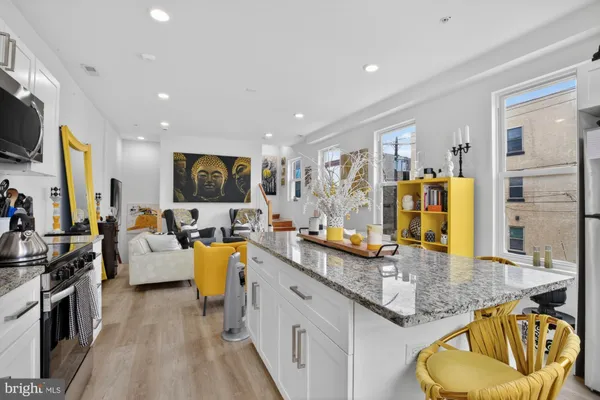 $2,450 | 2352 West Thompson Street, Unit 2F, Philadelphia, PA 19121