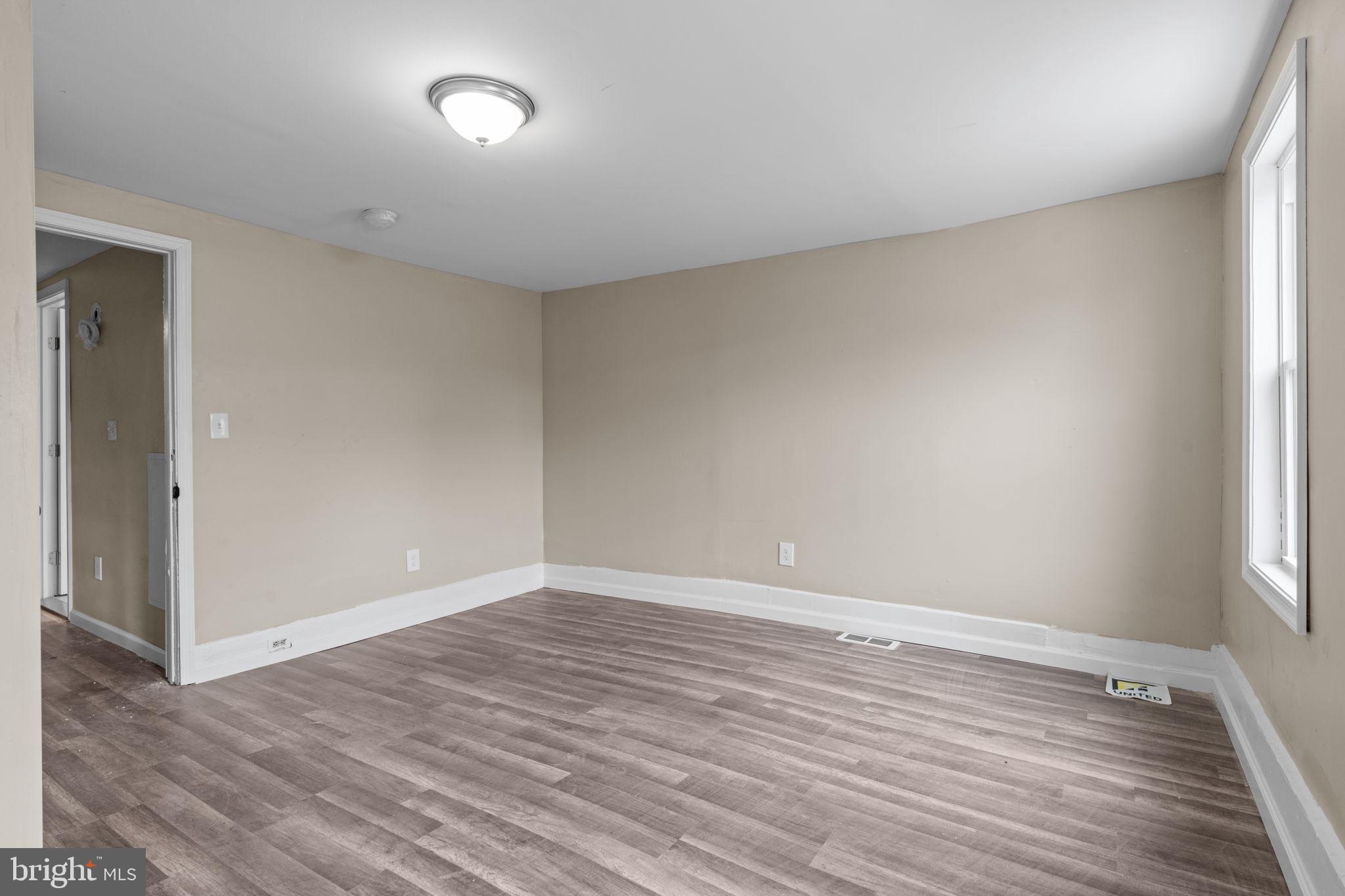 327 Mercer Street Gloucester City, NJ 08030 - Photo 8 of 9