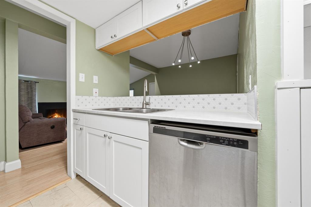 12824 Midway Road, Unit 2136 Dallas, TX 75244 - Photo 18 of 36 Gallery Image 18