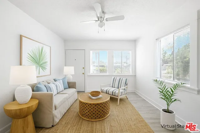 $2,795 | 3962 1/4 South Hobart Boulevard, Los Angeles, CA 90062