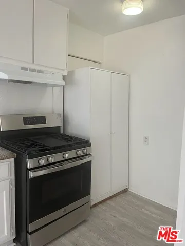 $2,795 | 3962 1/4 South Hobart Boulevard, Los Angeles, CA 90062