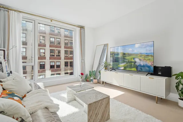 $935,000 | 144 1st Street, Unit 4A, Jersey City, NJ 07302